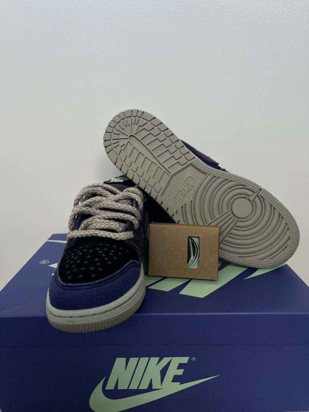 Nike Air Jordan 1 Retro Low OG GS Regency Purple Black Dark Raisin Vapor Green 5